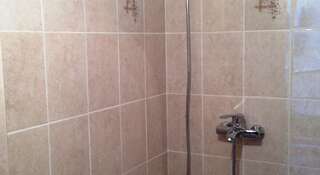 Гостевой дом Guesthouse-apartment Dzhigitskaya Сочи Бюджетный трехместный номер-4